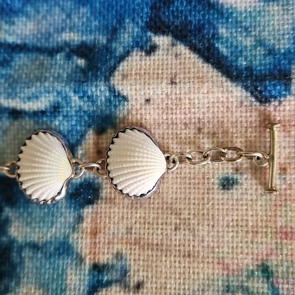 Sterling Silver Shell Bracelet - Picture 4 of 16